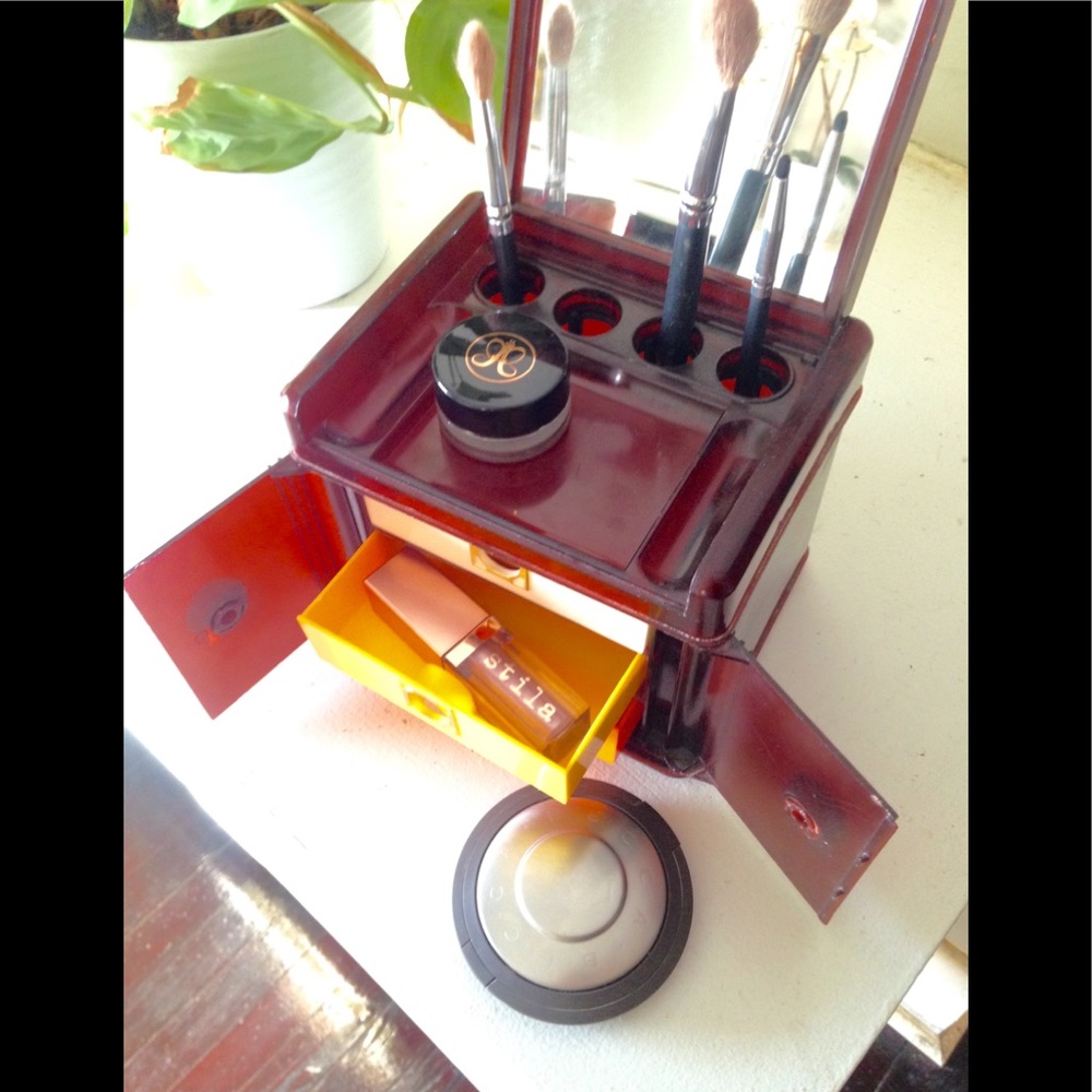 Vintage Makeup Box